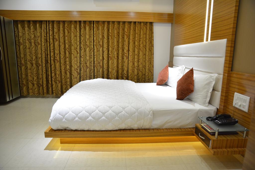 Hotel Corona Bharuch Camera foto