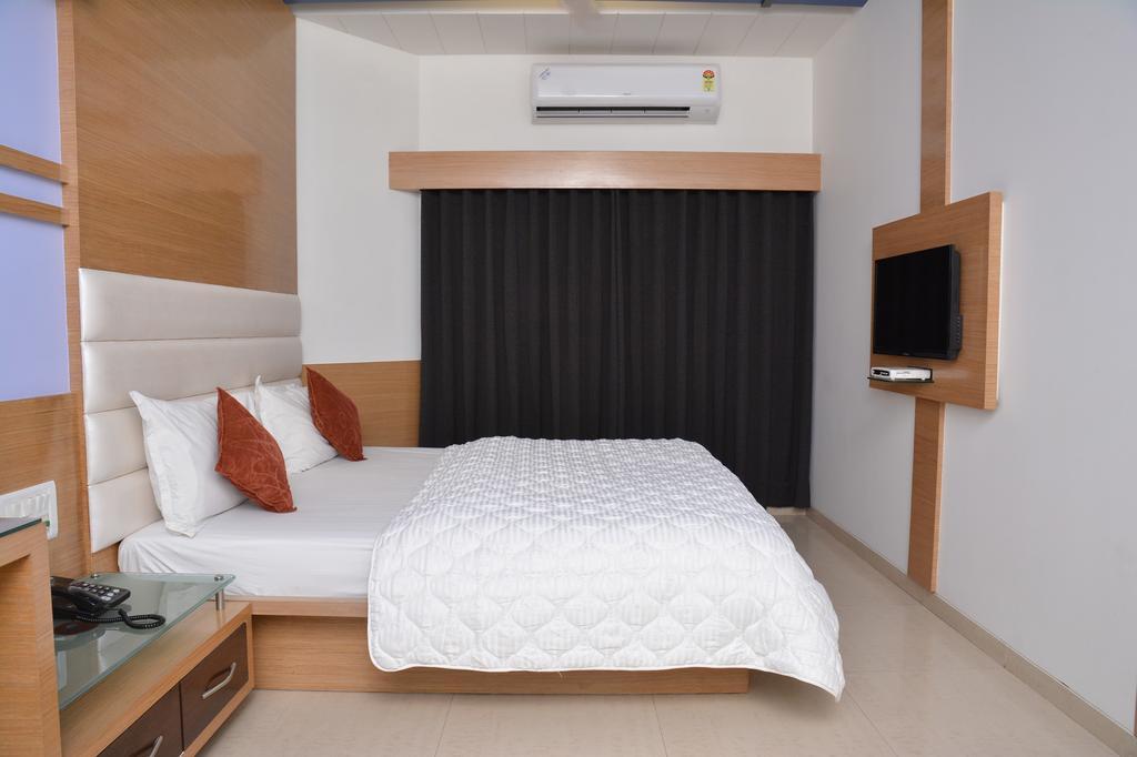 Hotel Corona Bharuch Camera foto