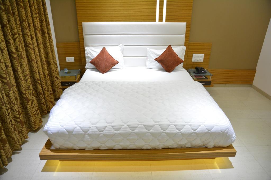 Hotel Corona Bharuch Camera foto