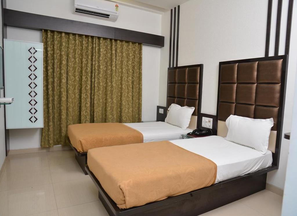 Hotel Corona Bharuch Camera foto
