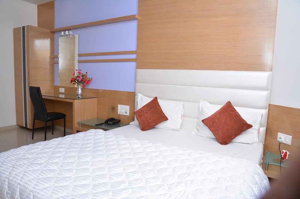 Hotel Corona Bharuch Camera foto