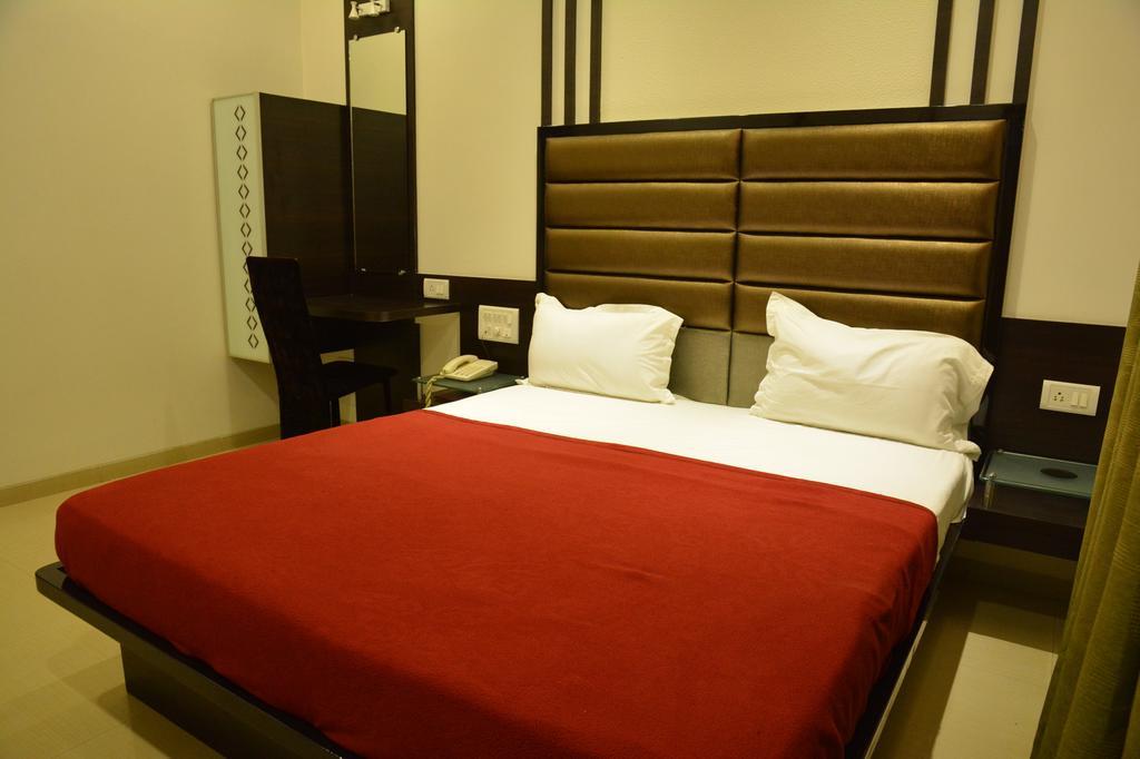 Hotel Corona Bharuch Camera foto